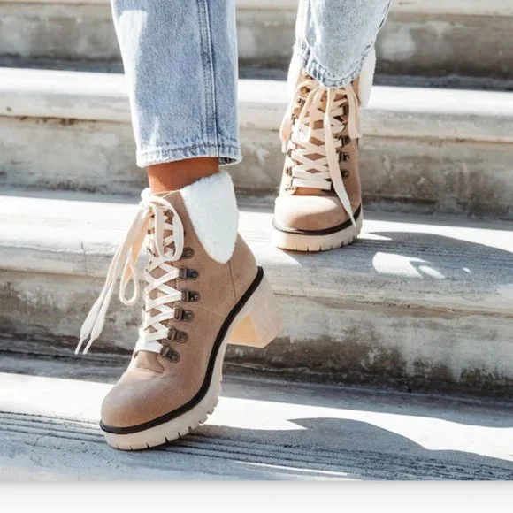 VICI Brown Shearling Lace Up Boots Chunky Heels Booties 6.5 NEW in Box Khaki
